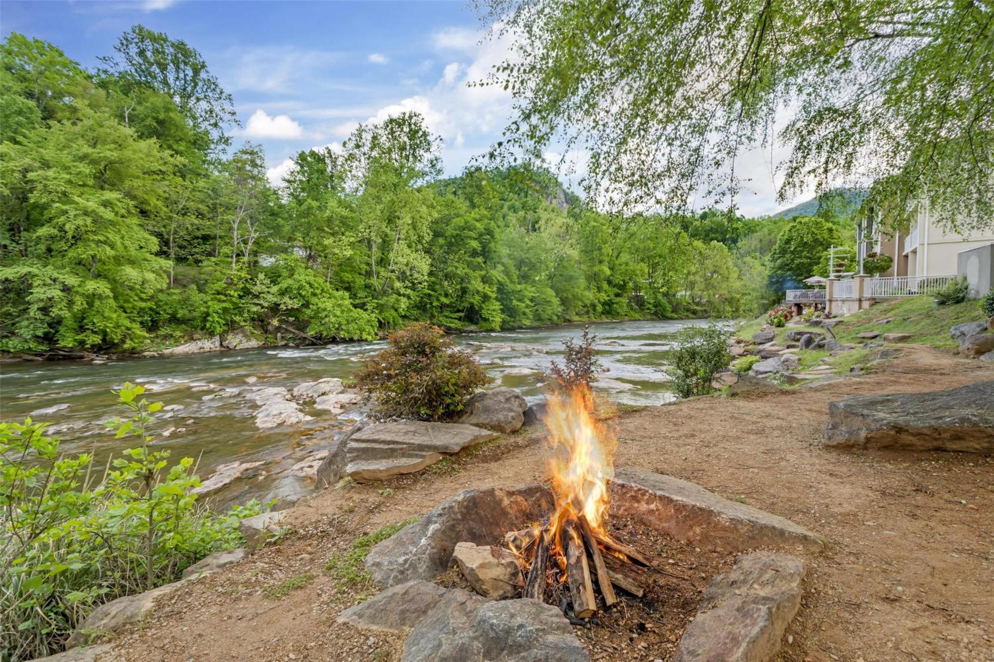 Best Western Plus River Escape Sylva / Dillsboro Zewnętrze zdjęcie